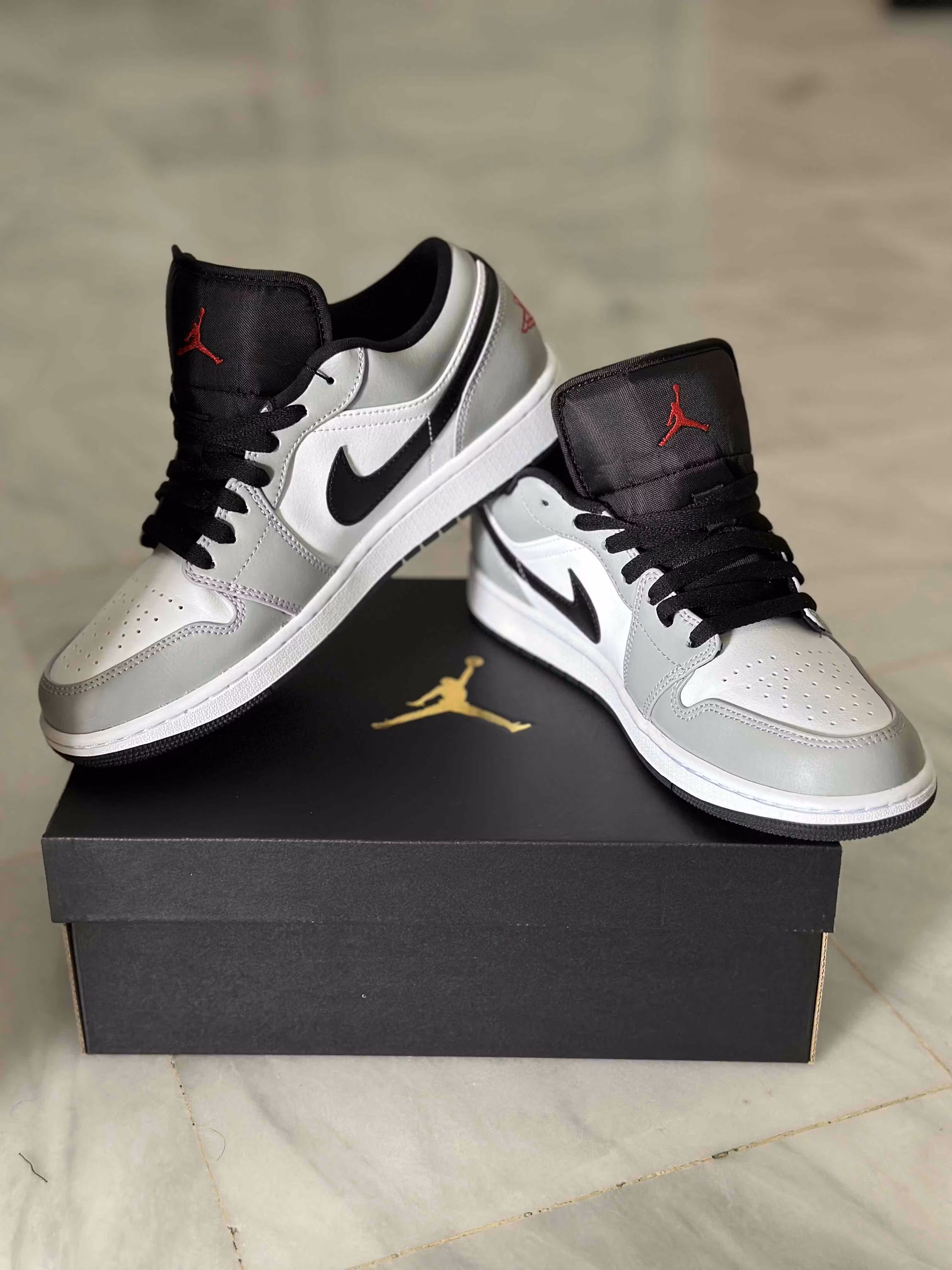 Air Jordan 1 Low 'Light Smoke Grey' 553558-030 Air Jordan 1 Low 'Light Smoke Grey' 553558-030